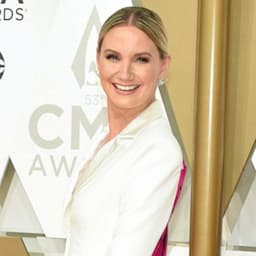 Jennifer Nettles Makes 'Equal Play' Statement in Bold Pantsuit at 2019 CMA Awards