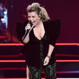 Kelly Clarkson Surprises Street Musician With Impromptu Performance