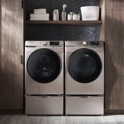 Samsung's Top-Rated Washer and Dryer Set Is $1,600 Off Right Now