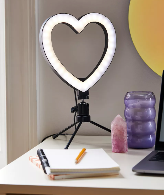 Brilliant Ideas Heart-Shaped Vlogging Ring Light