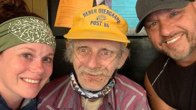 Good Samaritan Couple Takes 80-Year-Old Stranger On Epic Road Trip 