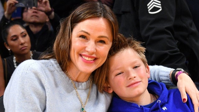 Jennifer Garner Makes Rare Appearance With Son Samuel at Lakers Game