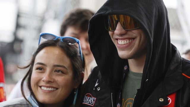 Pete Davidson and Girlfriend Chase Sui Wonders Are ‘Very in Love’ (Source) 