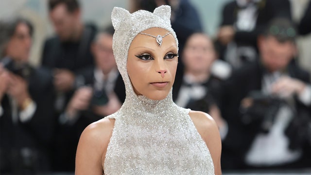 Met Gala 2023: Doja Cat Shows Up as Karl Lagerfeld’s Kitten  
