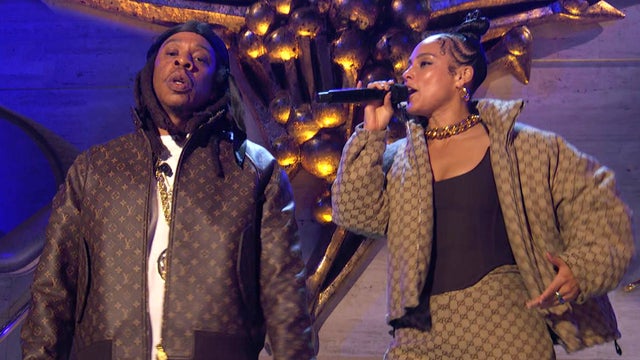 JAY-Z and Alicia Keys Perform 'Empire State of Mind' at Tony Awards