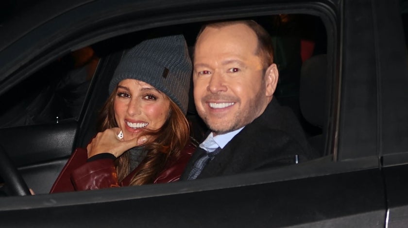 Jennifer Esposito and Donnie Wahlberg 