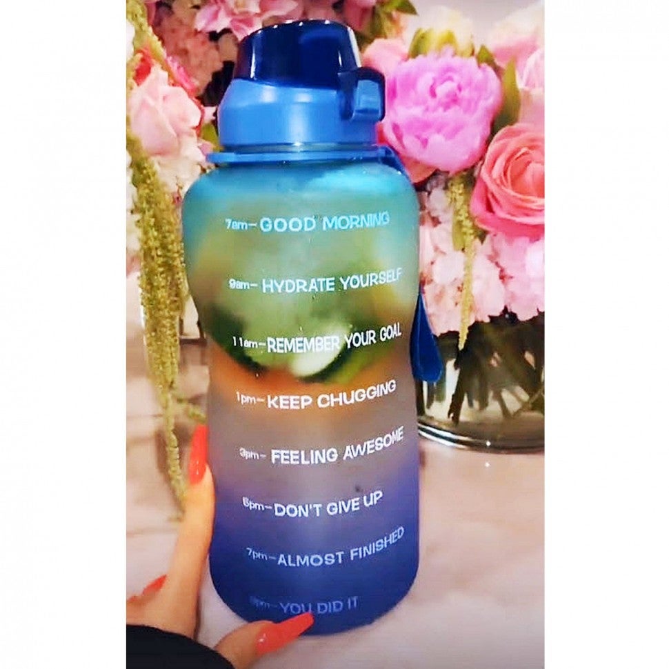 khloe kardashian amazon water bottle