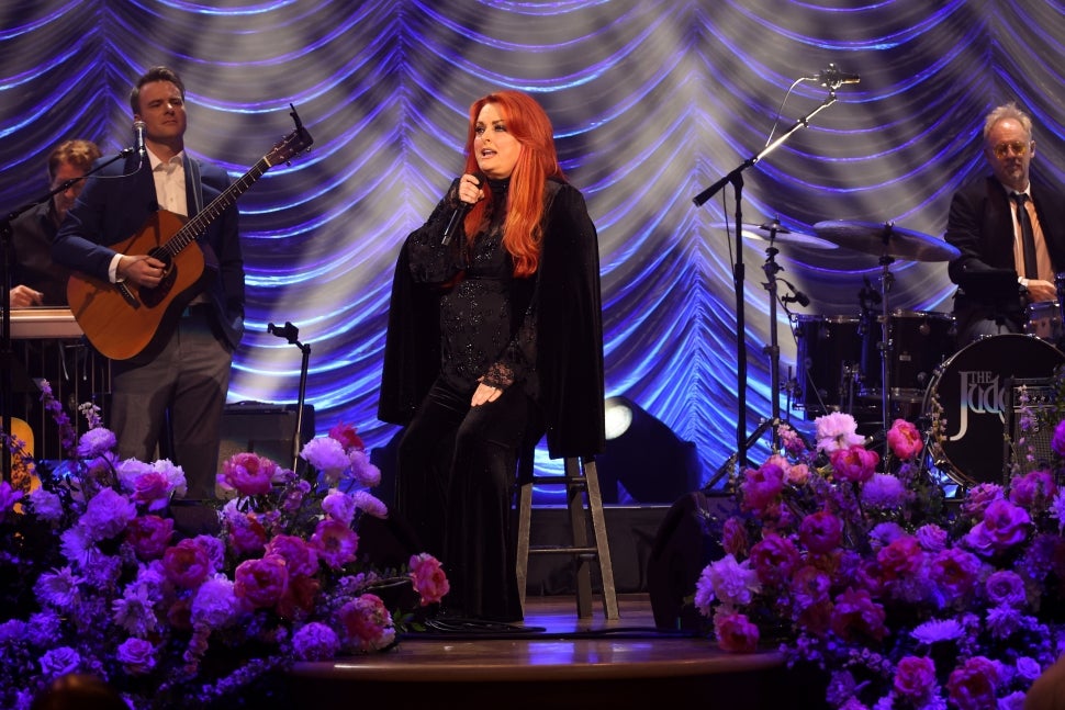 Wynonna Judd Takes the Stage 