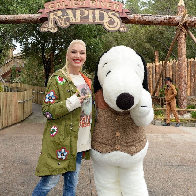 Gwen Stefani with snoopy at knotts berry farm