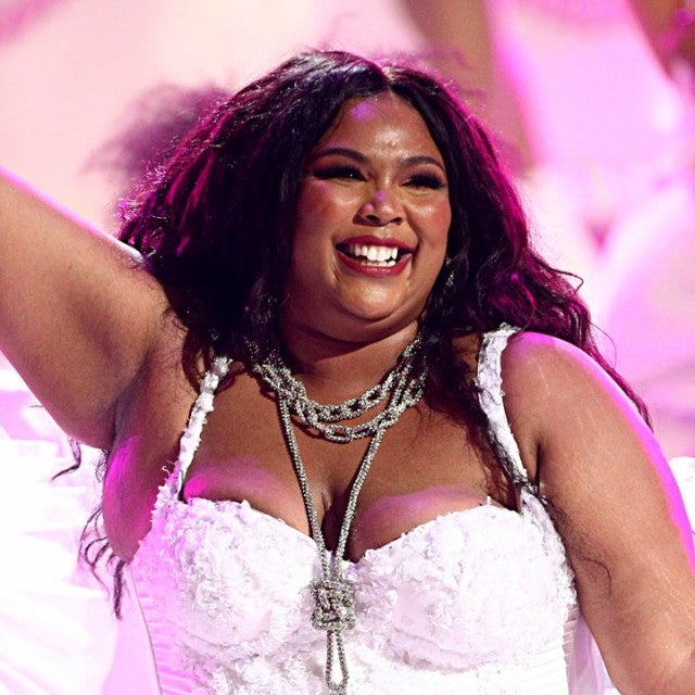 Lizzo performs in 2019 bet awards