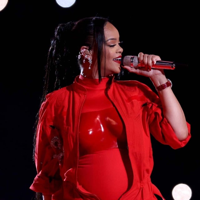 Rihanna Kept Pregnancy a Secret From Super Bowl Producers (Source)