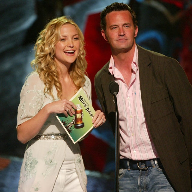CULVER CITY, CA - JUNE 5: (U.S. TABLOIDS OUT) Actress Kate Hudson and actor Matthew Perry present the award for "Breakthrough Male" on stage at the 2004 MTV Movie Awards at the Sony Pictures Studios on June 5, 2004 in Culver City, California. The 2004 MTV Movie Awards will air on the MTV Network June 10, 2004 9 PM (ET/PT)