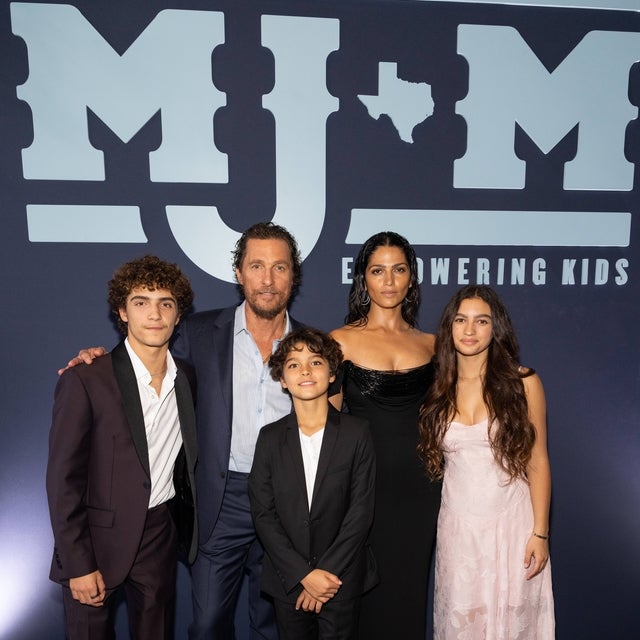 Levi McConaughey, Matthew McConaughey, Livingston McConaughey, Camila Alves McConaughey, and Vida McConaughey 
