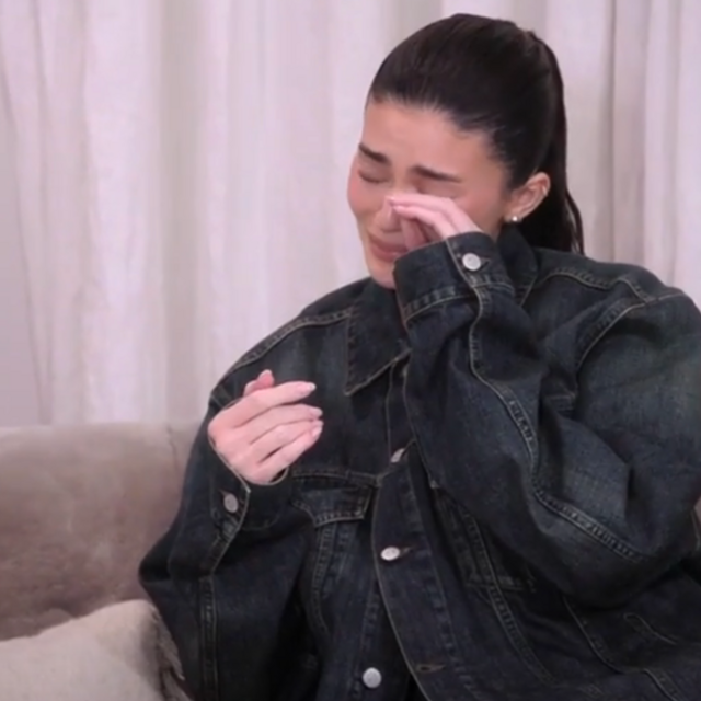 kylie jenner crying on the kardashians